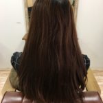 カラーによる毛髪強化とパーマエステ。